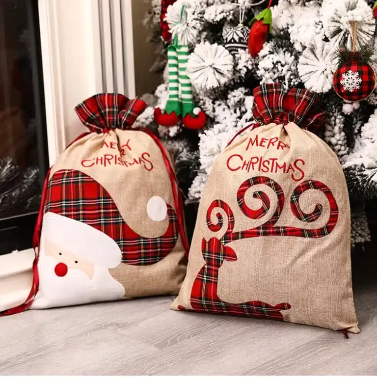sacs cadeaux noel en tissu, ac cadeau noel grand format, sac cadeau de noel en tissu.